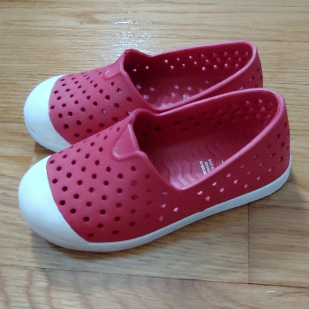 Old Navy toddler slip on shoes